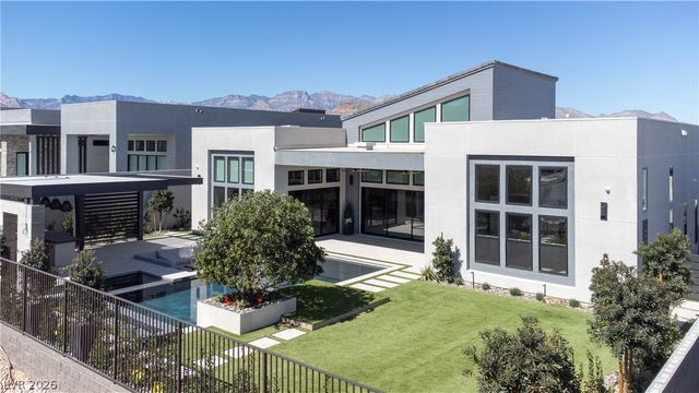 10949 Rossa Peak Avenue, Las Vegas, NV 89135