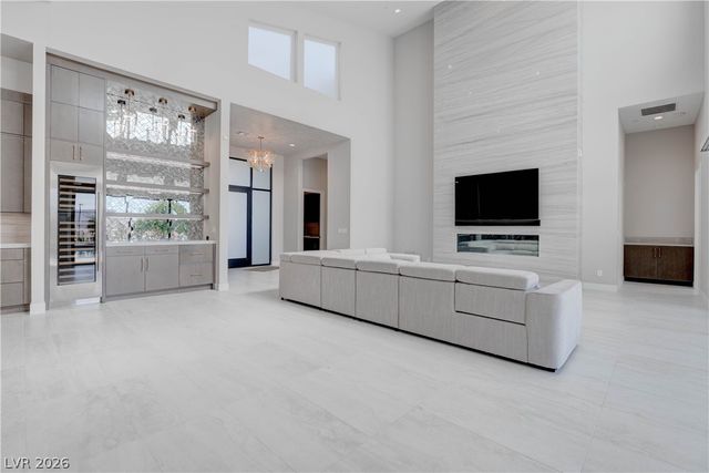 10949 Rossa Peak Avenue, Las Vegas, NV 89135