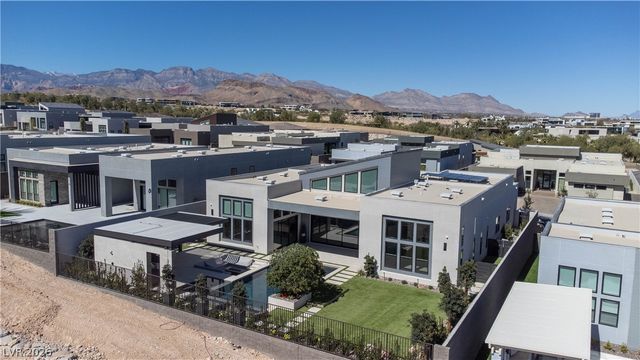 10949 Rossa Peak Avenue, Las Vegas, NV 89135