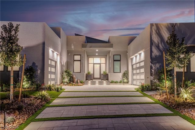 10949 Rossa Peak Avenue, Las Vegas, NV 89135