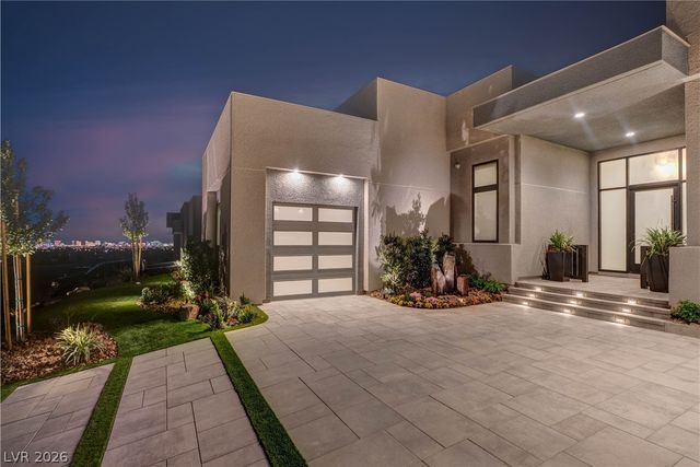 10949 Rossa Peak Avenue, Las Vegas, NV 89135