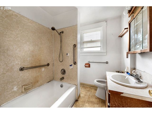 5218 Ne 18TH Ave, Portland, OR 97211