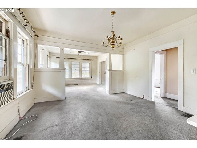 5218 Ne 18TH Ave, Portland, OR 97211