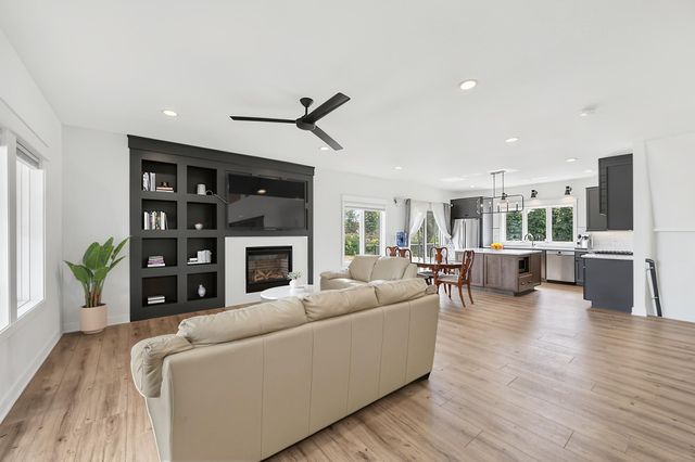 4686 Cassidy Ridge Drive NE, Rochester, MN 55906