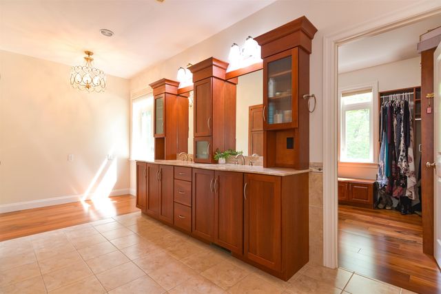 18 Winslow Drive, Atkinson, NH 03811