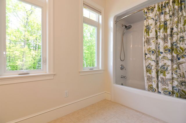18 Winslow Drive, Atkinson, NH 03811