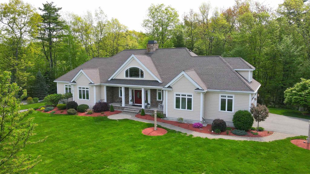 18 Winslow Drive, Atkinson, NH 03811
