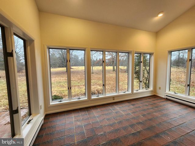 130 PINE LN, Newtown, PA 18940