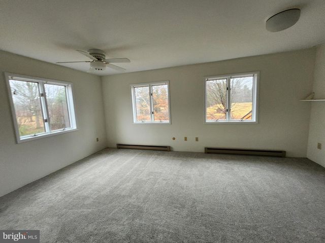 130 PINE LN, Newtown, PA 18940