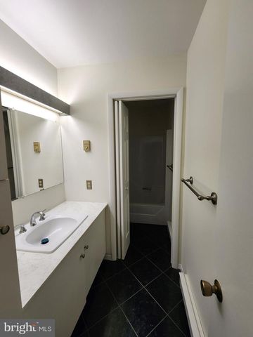 130 PINE LN, Newtown, PA 18940