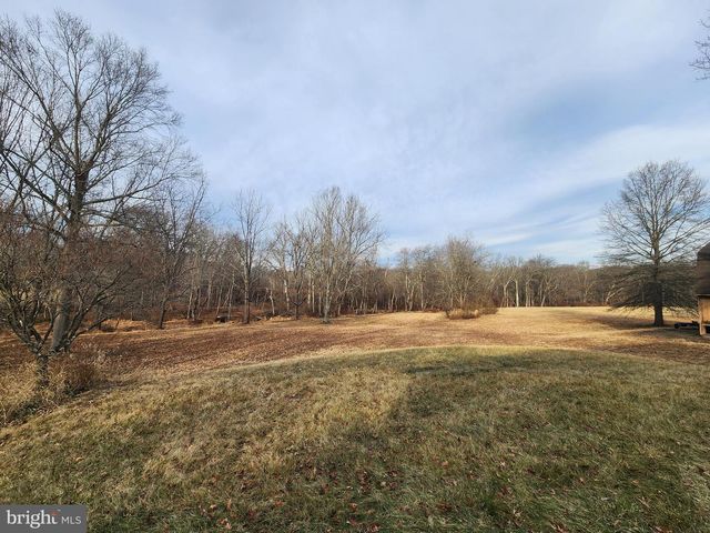 130 PINE LN, Newtown, PA 18940