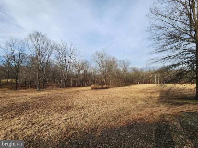 130 PINE LN, Newtown, PA 18940