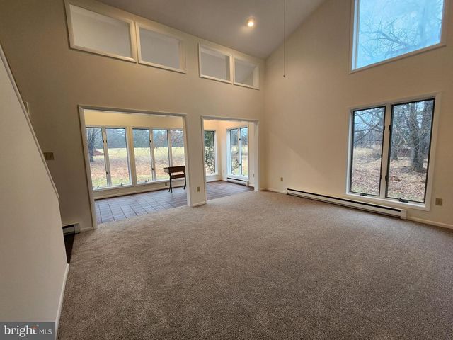 130 PINE LN, Newtown, PA 18940