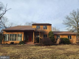 130 PINE LN, Newtown, PA 18940