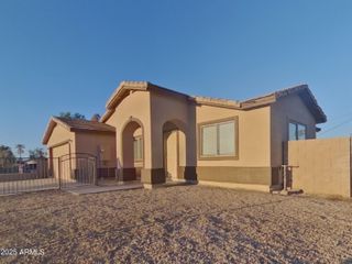 810 S GREENLEAF Lane, Avondale, AZ 85323
