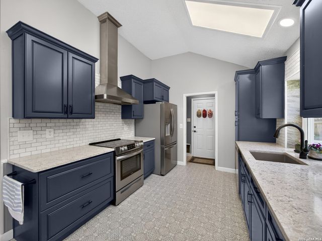 7701 Forest Magic Ct, Live Oak, TX 78233