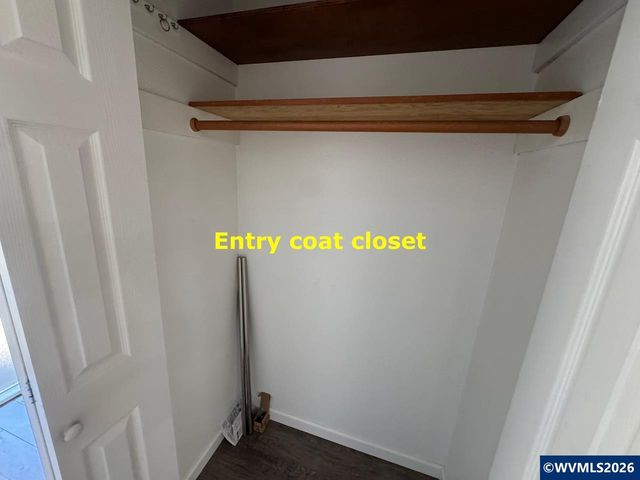 1889 Lexington Cir SE, Salem, OR 97306
