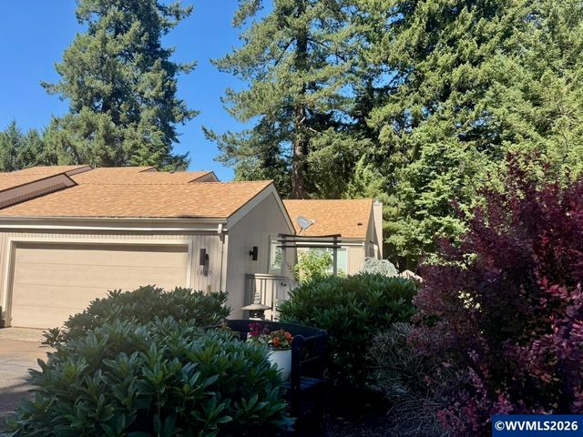 1889 Lexington Cir SE, Salem, OR 97306