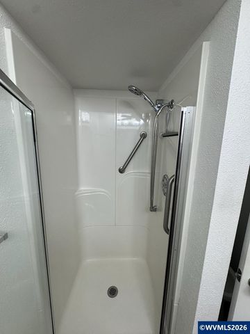 1889 Lexington Cir SE, Salem, OR 97306