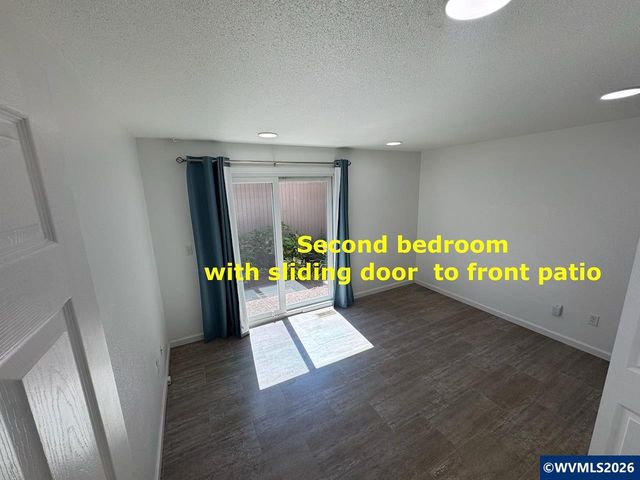 1889 Lexington Cir SE, Salem, OR 97306