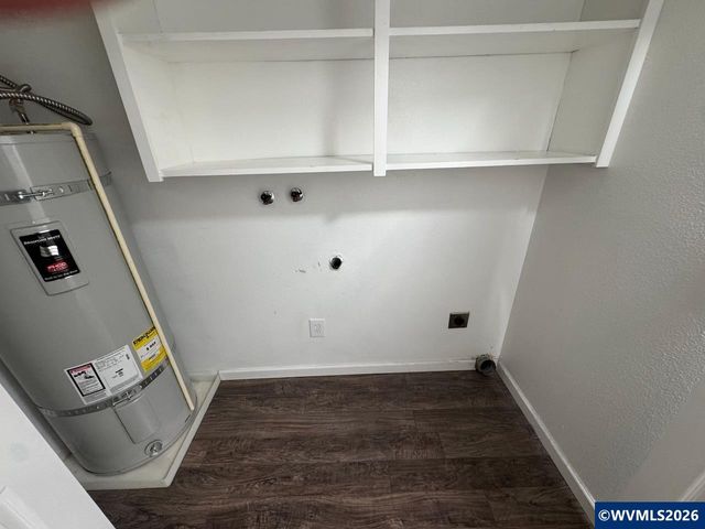 1889 Lexington Cir SE, Salem, OR 97306