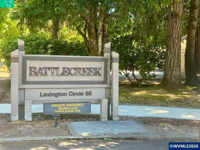 1889 Lexington Cir SE, Salem, OR 97306