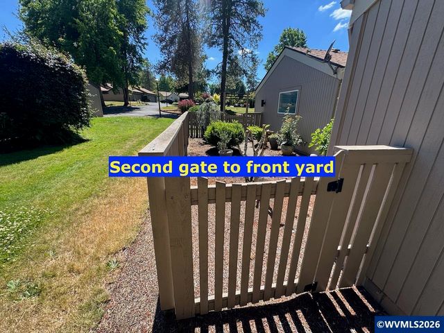 1889 Lexington Cir SE, Salem, OR 97306