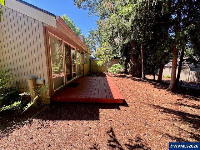 1889 Lexington Cir SE, Salem, OR 97306