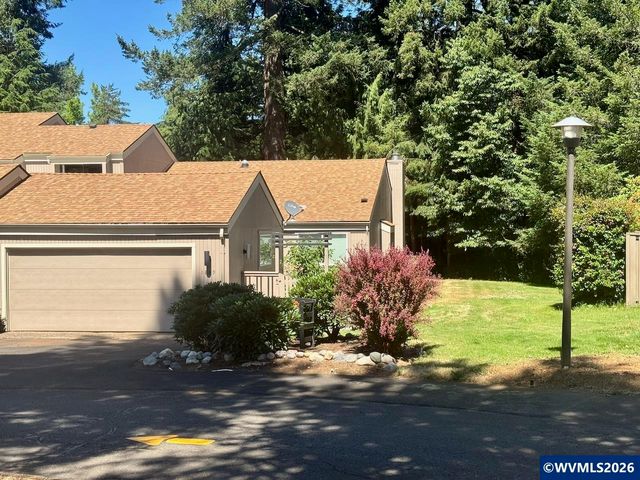 1889 Lexington Cir SE, Salem, OR 97306