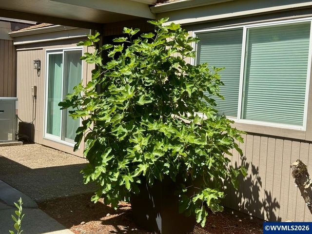 1889 Lexington Cir SE, Salem, OR 97306