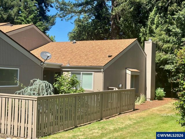 1889 Lexington Cir SE, Salem, OR 97306