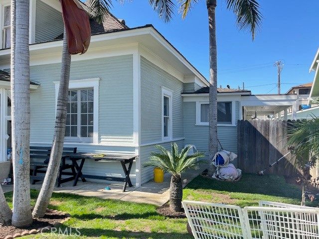 320 S Broadway B, Santa Ana, CA 92701