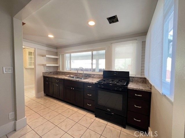320 S Broadway B, Santa Ana, CA 92701