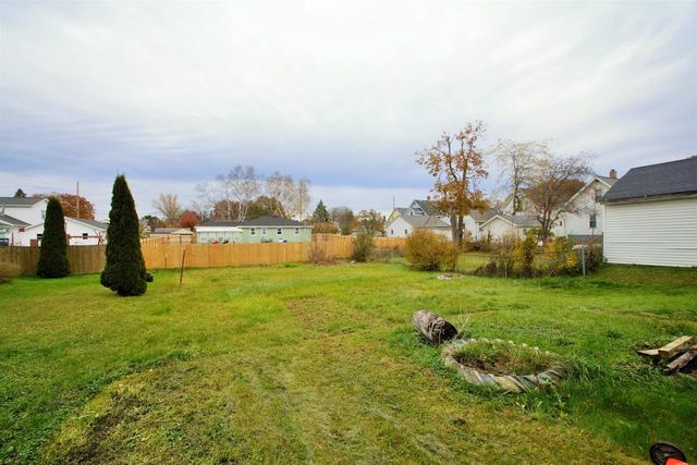 2114 10TH STREET, Two Rivers, WI 54241