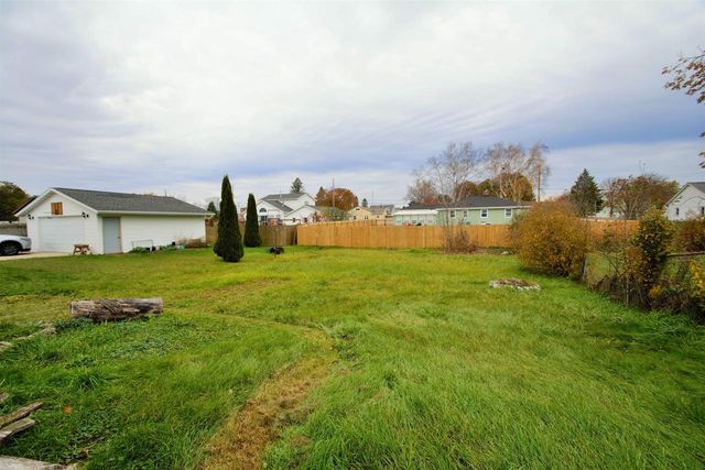 2114 10TH STREET, Two Rivers, WI 54241