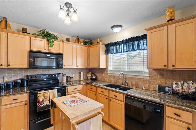 1147 SW Arborfair Drive, Lee's Summit, MO 66082