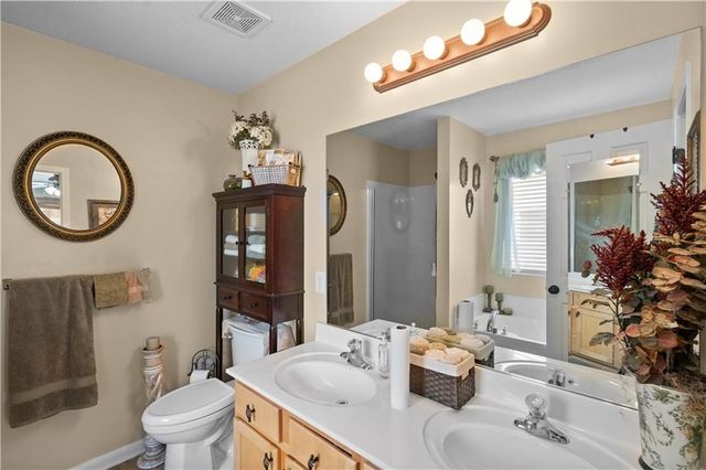 1147 SW Arborfair Drive, Lee's Summit, MO 66082