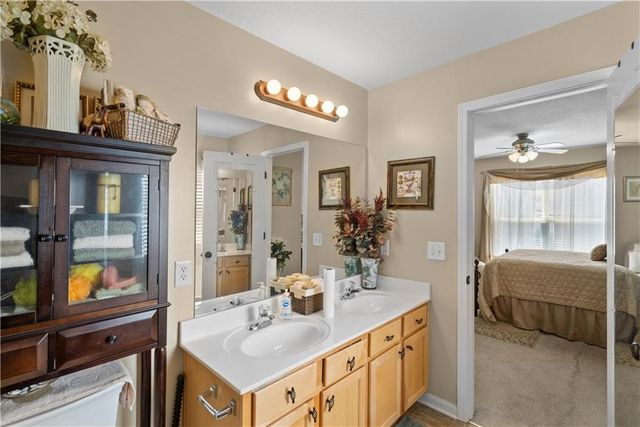 1147 SW Arborfair Drive, Lee's Summit, MO 66082