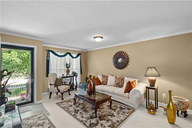 1147 SW Arborfair Drive, Lee's Summit, MO 66082