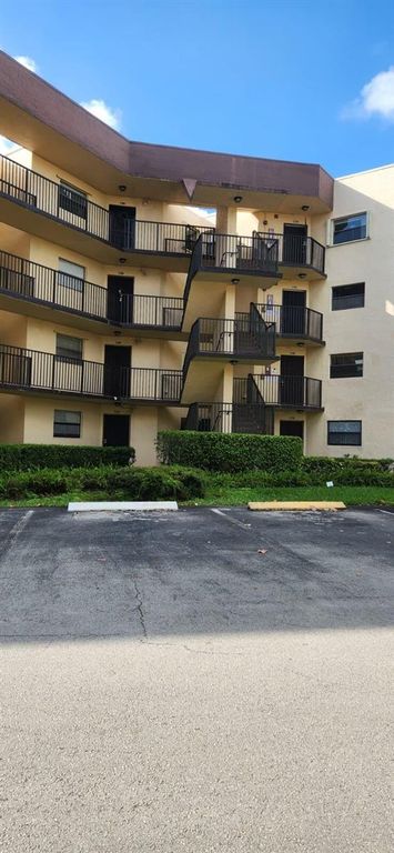 6555 W Broward Boulevard 201, Plantation, FL 33317