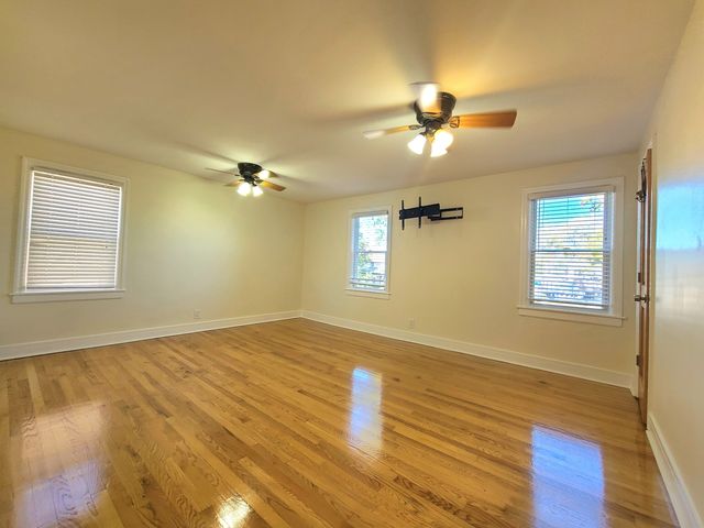 3801 W 63rd Place, Chicago, IL 60629