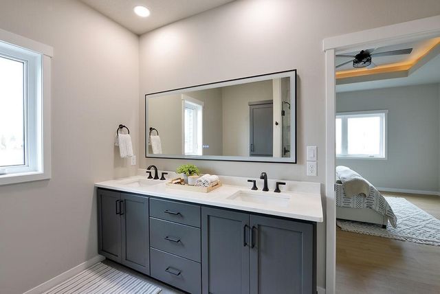 867 Harvest Circle, Horace, ND 58047