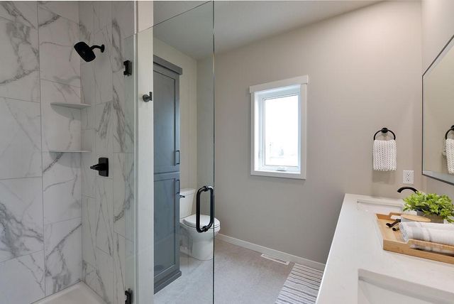 867 Harvest Circle, Horace, ND 58047