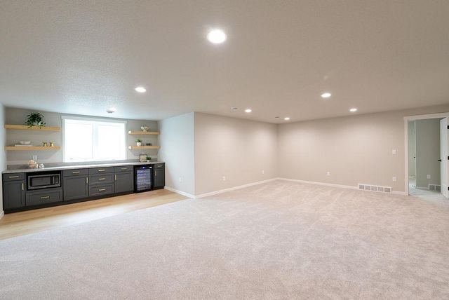 867 Harvest Circle, Horace, ND 58047