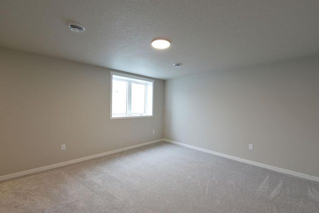 867 Harvest Circle, Horace, ND 58047