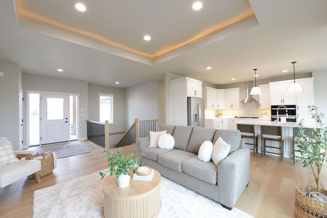 867 Harvest Circle, Horace, ND 58047