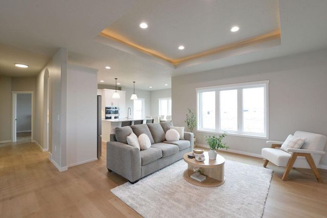 867 Harvest Circle, Horace, ND 58047