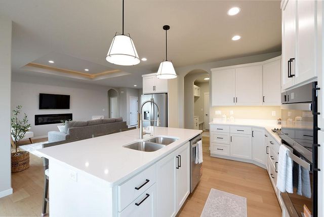 867 Harvest Circle, Horace, ND 58047