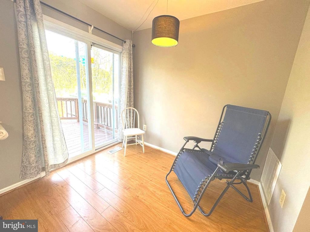 Image 10 of property listing at 18 INGATE TER #4402, Baltimore, MD 21227