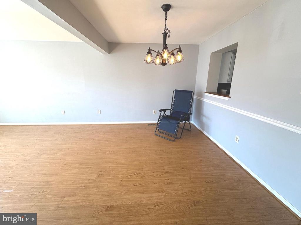 Image 11 of property listing at 18 INGATE TER #4402, Baltimore, MD 21227